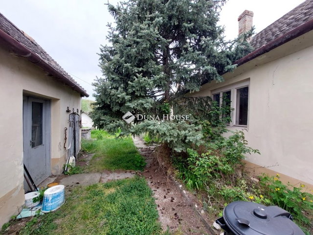 Eladó családi ház, Baján 21.9 M Ft, 4 szobás