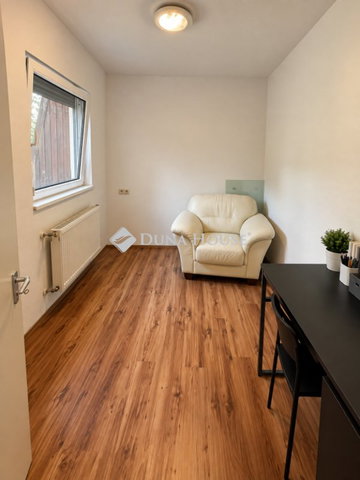Eladó panellakás, Budapesten, XVII. kerületben 75 M Ft, 4 szobás