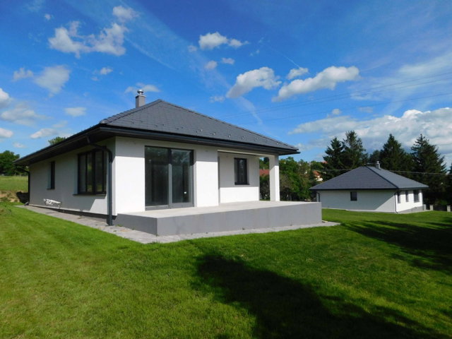 Eladó családi ház, Cserszegtomajon 135 M Ft, 4 szobás