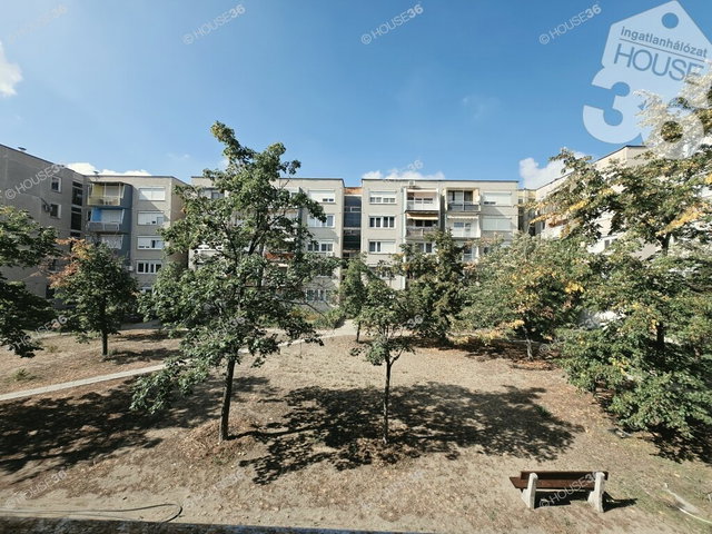 Eladó panellakás, Kecskeméten 56.5 M Ft, 3 szobás