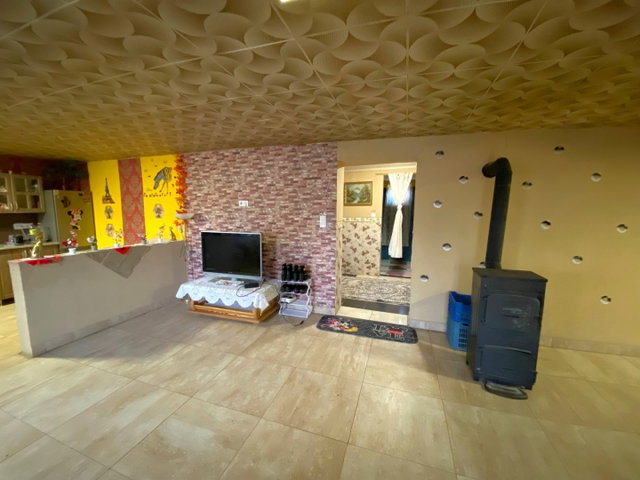Eladó családi ház, Kiskunhalason 18.2 M Ft, 2 szobás