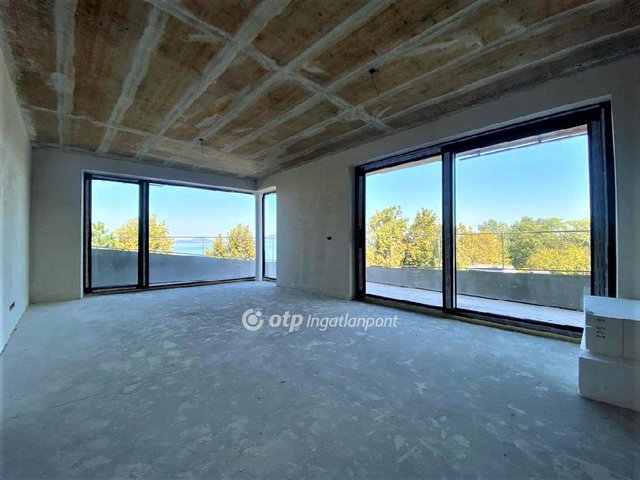 Eladó téglalakás, Balatonfenyvesen 119 M Ft, 2 szobás