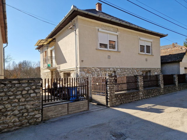 Eladó családi ház, Borsodnádasdon 18.9 M Ft, 5+1 szobás