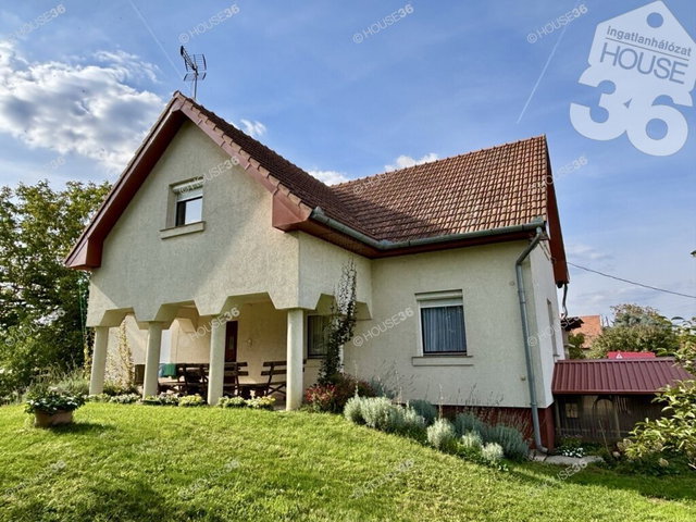 Eladó családi ház, Kecskeméten 188 M Ft, 7 szobás