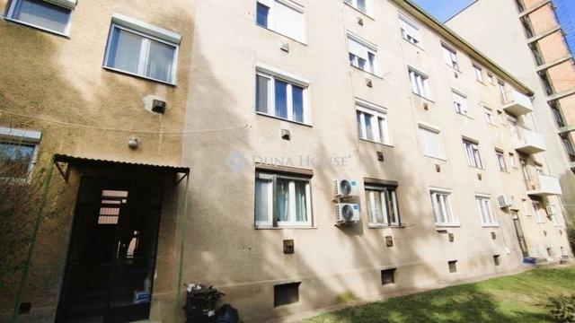 Eladó téglalakás, Szombathelyen 34.4 M Ft, 2 szobás