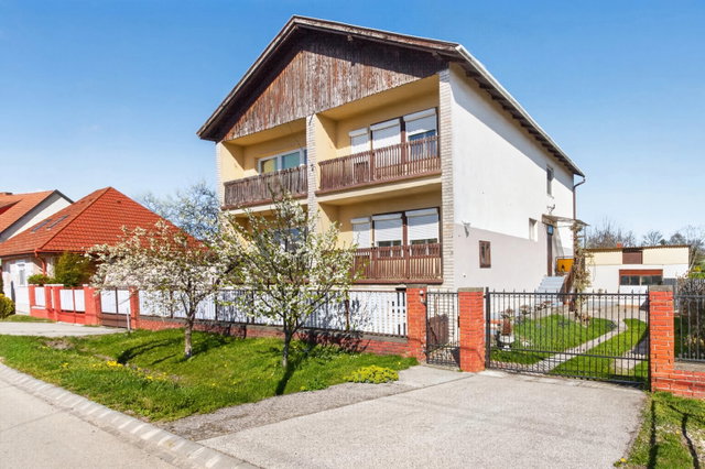 Eladó ikerház, Kisbéren 118 M Ft, 6 szobás