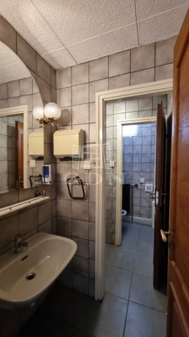 Kiadó iroda, Székesfehérvárott 155 E Ft / hó, 1 szobás