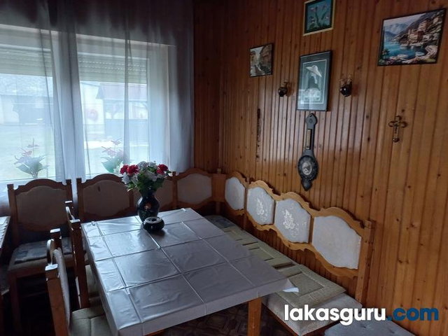 Eladó családi ház, Zalaegerszegen 60 M Ft, 4 szobás