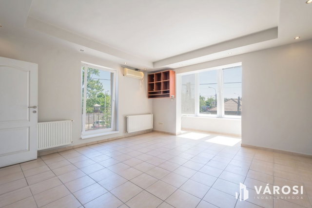 Eladó családi ház, Budapesten, XV. kerületben 59.9 M Ft