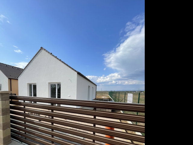 Eladó ikerház, Csörögön 89.9 M Ft, 4 szobás