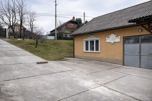 Kiadó ipari ingatlan, Pilisvörösváron 320 E Ft / hó