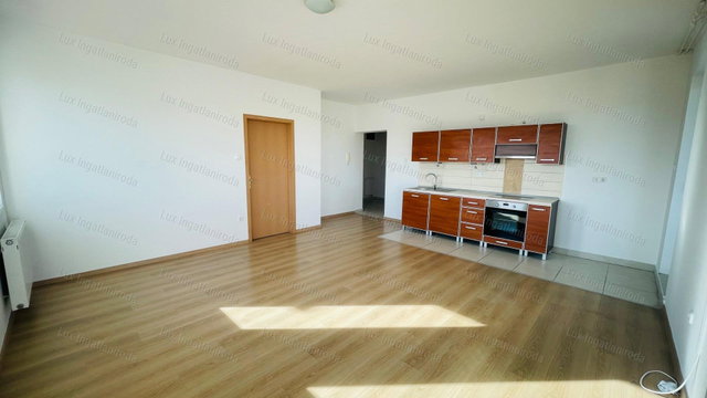 Kiadó téglalakás, albérlet, Komáromban 179 E Ft / hó, 2 szobás