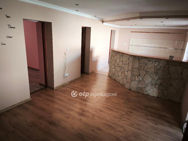 Eladó családi ház, Mezőtúron 19.9 M Ft, 1+2 szobás