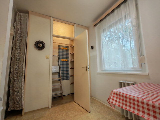 Eladó panellakás, Szegeden 35.9 M Ft, 1 szobás