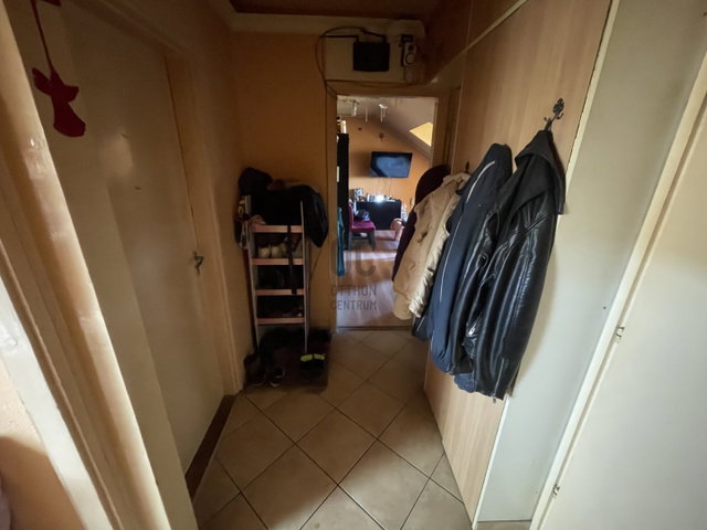 Eladó téglalakás, Dunaújvárosban 29 M Ft, 3 szobás