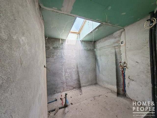 Eladó családi ház, Makón 53.2 M Ft, 7 szobás