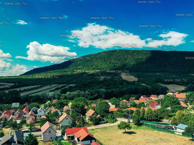 Eladó családi ház, Pilisszentkereszten 52 M Ft, 7 szobás