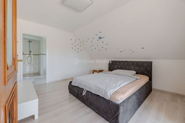 Eladó családi ház, Budapesten, XVII. kerületben 269.9 M Ft