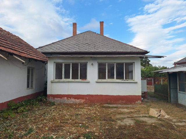 Eladó családi ház, Mindszenten, Árvíz utcában 11.9 M Ft