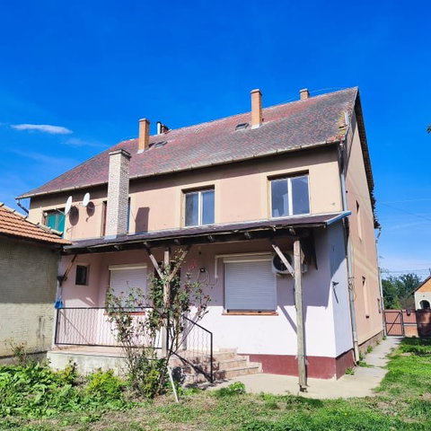 Eladó családi ház, Kunmadarason 13.4 M Ft, 4+1 szobás