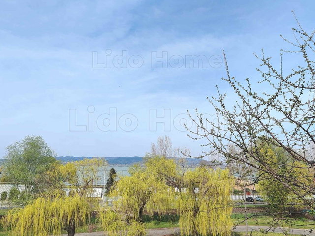 Eladó családi ház, Balatonberényben 159.9 M Ft, 6+2 szobás
