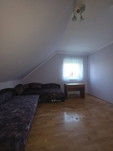 Eladó családi ház, Pápán 119 M Ft, 4+2 szobás