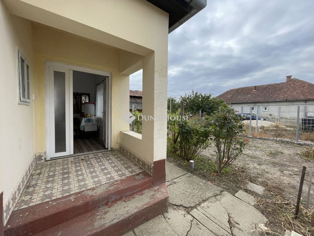 Eladó családi ház, Mélykúton 15.9 M Ft, 2 szobás