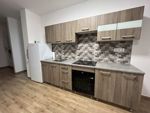 Kiadó téglalakás, albérlet, Balatonfenyvesen 250 E Ft / hó