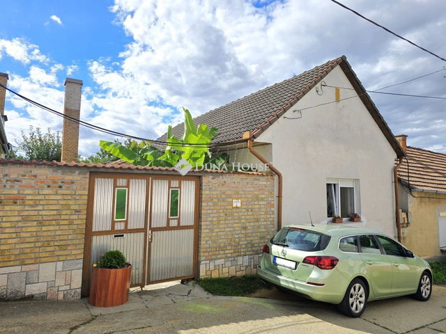 Eladó családi ház, Bólyban 25.5 M Ft, 2 szobás