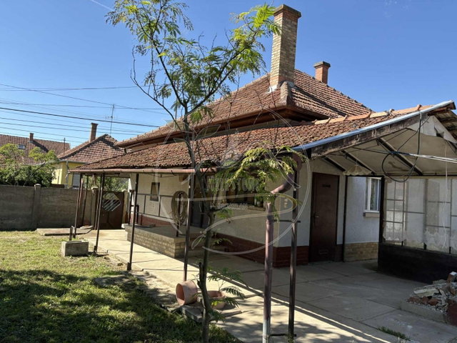 Eladó családi ház, Gyulán 38 M Ft, 2 szobás