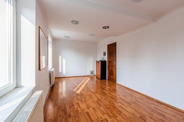 Eladó családi ház, Budapesten, XV. kerületben 289 M Ft, 8 szobás