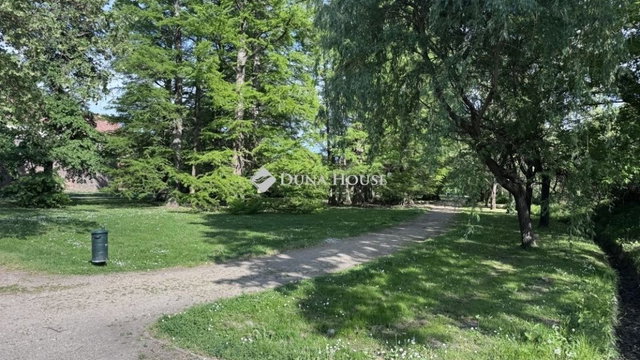 Eladó téglalakás, Sárváron 67.99 M Ft, 4 szobás