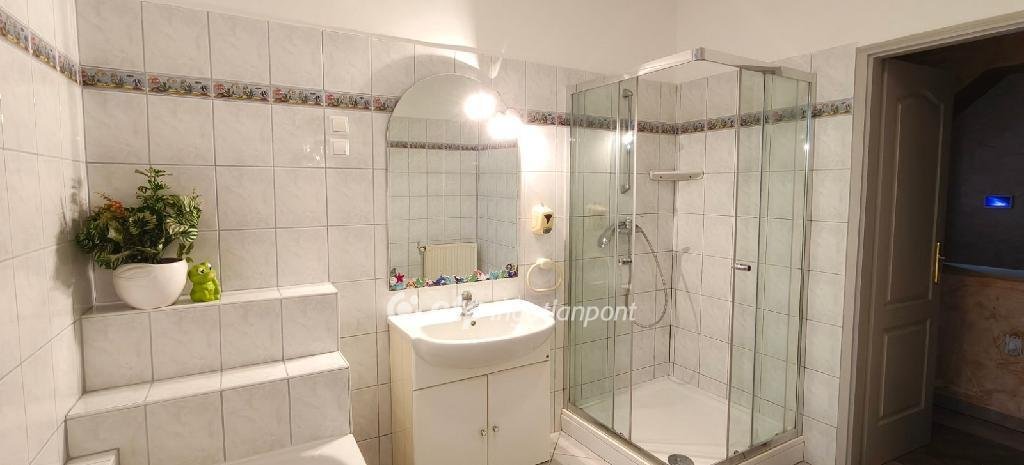 4 hálószoba · 154 m² · 450.000 Ft