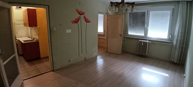 Eladó panellakás, Szegeden, Lugas utcában 34 M Ft, 1+1 szobás