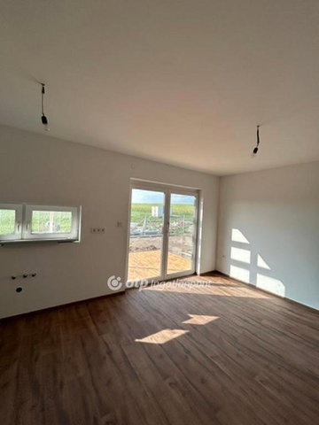 Eladó ikerház, Tordason 87 M Ft, 2+2 szobás