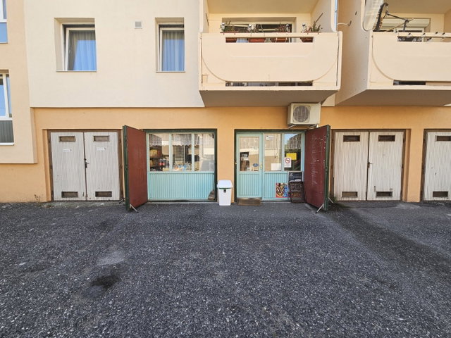 Eladó üzlethelyiség, Pápán 27.5 M Ft / költözzbe.hu