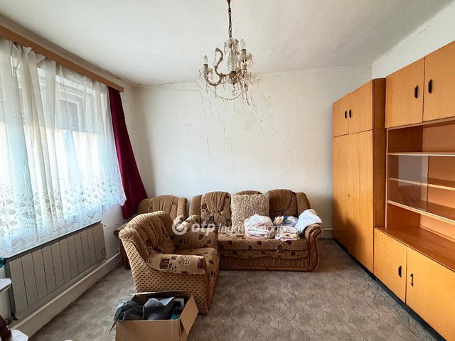Eladó családi ház, Szomolyán 19.9 M Ft, 2+1 szobás