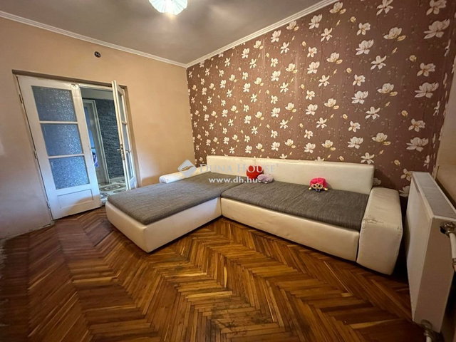 Eladó családi ház, Sárbogárdon 44 M Ft, 4 szobás