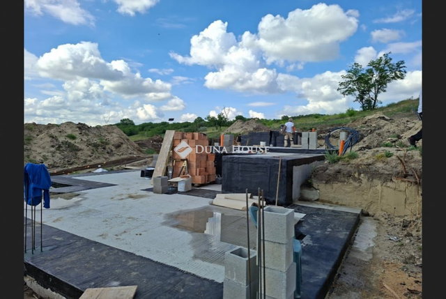 Eladó ikerház, Fóton 179 M Ft, 4 szobás / költözzbe.hu