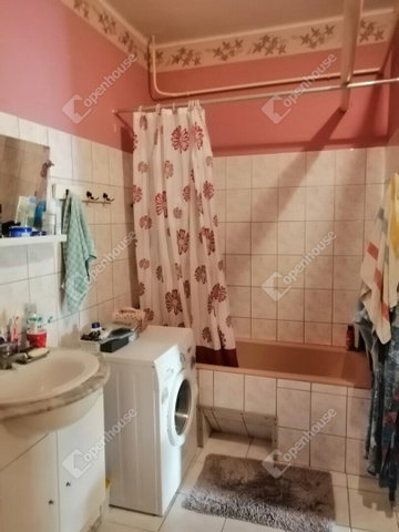 Eladó családi ház, Ácson 65 M Ft, 5 szobás