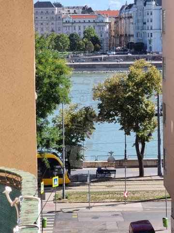 Kiadó téglalakás, albérlet, I. kerületben, Fő utcában