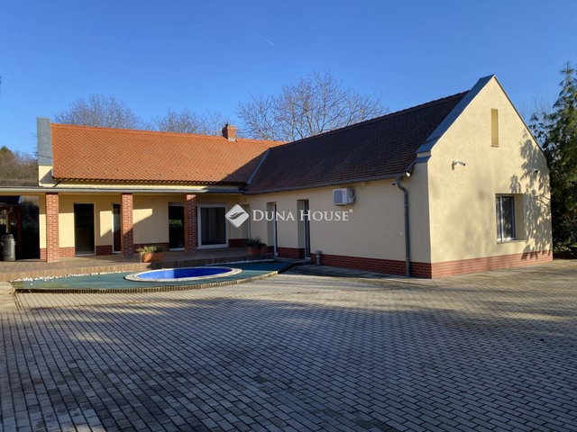 Eladó családi ház, Nagykozáron 139.99 M Ft, 5 szobás