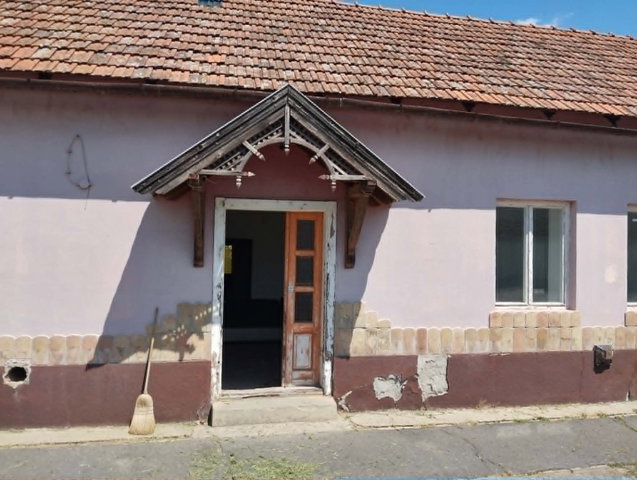 Eladó családi ház, Pitvaroson 6.6 M Ft, 4+2 szobás