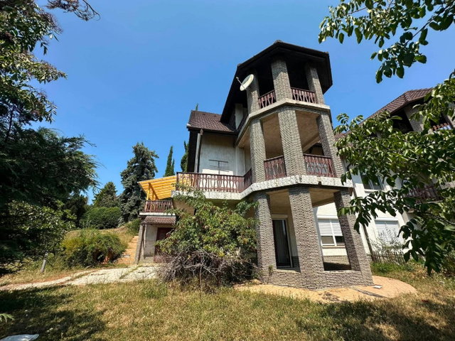 Eladó ikerház, Komlón 80 M Ft, 5 szobás / költözzbe.hu