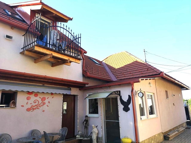 Eladó családi ház, Veszprémben 99.9 M Ft, 4 szobás