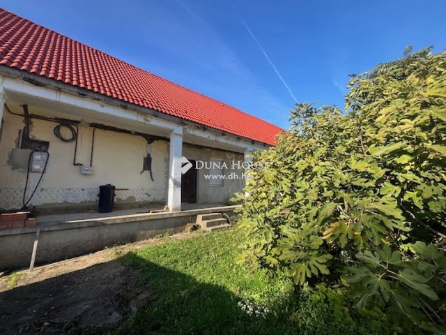 Eladó családi ház, Véménden 20.99 M Ft, 3 szobás