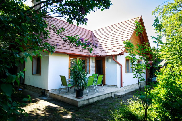 Eladó családi ház, Leányfaluban 149 M Ft, 10 szobás