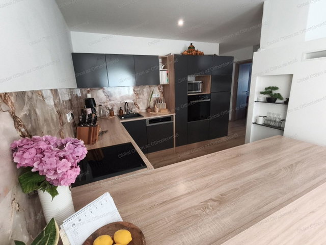 Eladó családi ház, Mosonmagyaróváron 119.9 M Ft