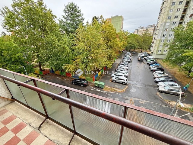 Eladó téglalakás, Szombathelyen 39 M Ft, 2 szobás