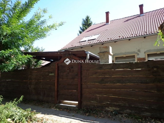 Eladó családi ház, Vácon 85 M Ft, 2 szobás